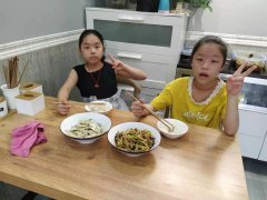 <b>新都易脑科学记忆力中午迷你伙食团用餐</b>